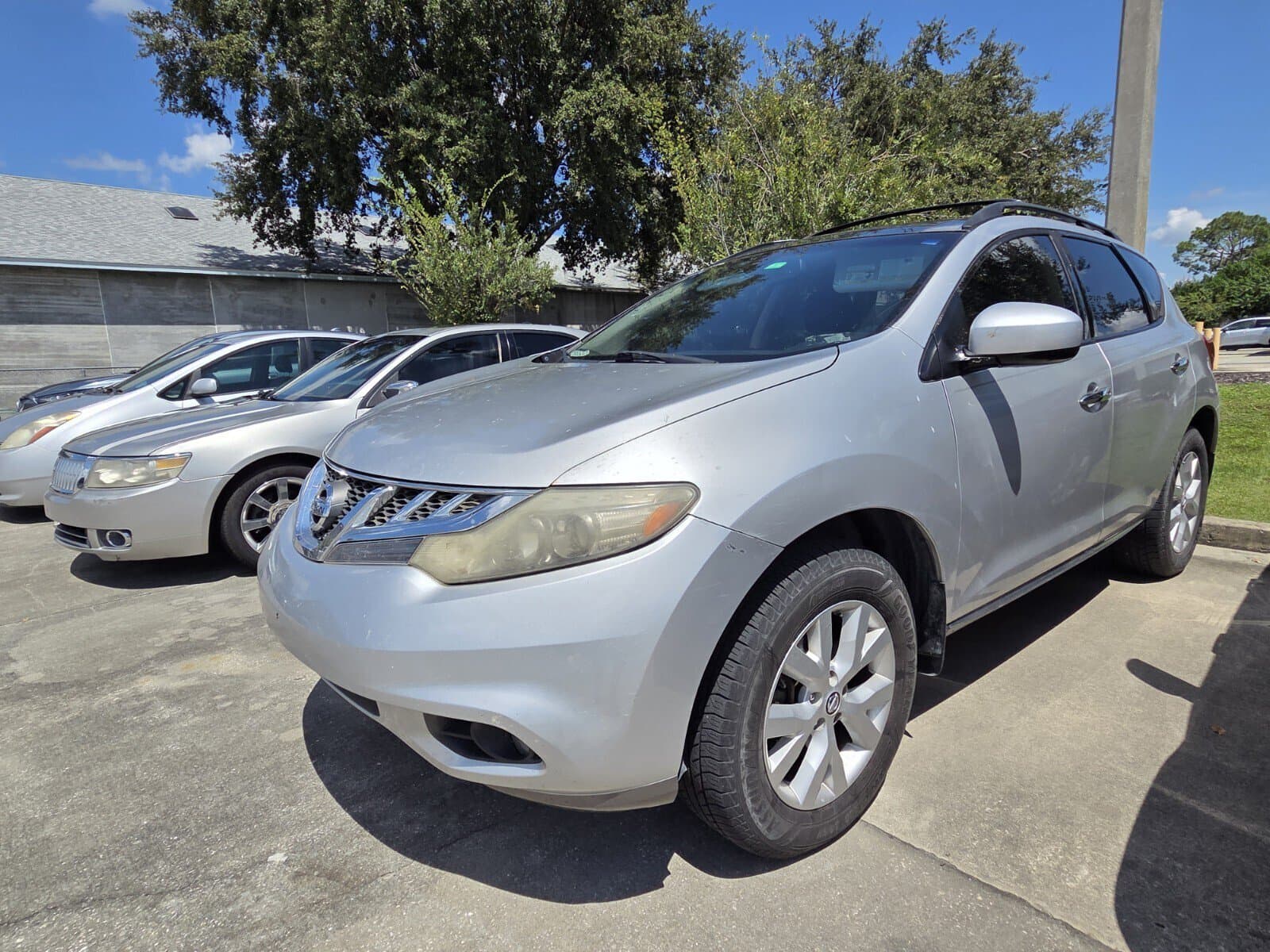 2011 Nissan Murano SL — photo 1 of 3