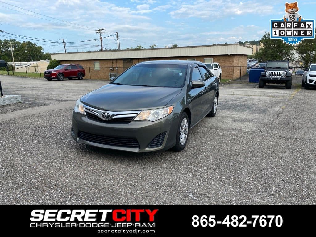 2014 Toyota Camry LE — photo 1 of 20