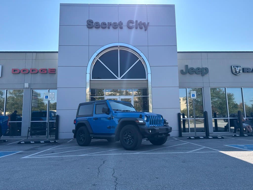 2023 Jeep Wrangler Sport — photo 1 of 40