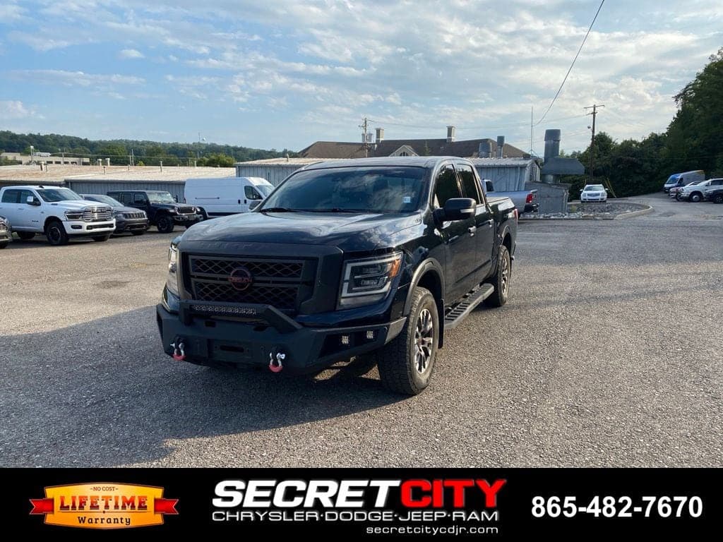 2023 Nissan Titan PRO-4X — photo 1 of 20