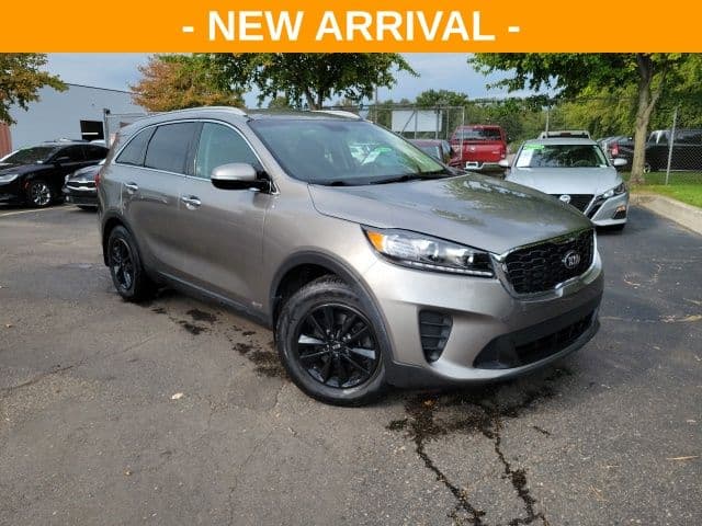 2019 Kia Sorento LX — photo 1 of 10