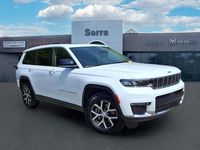 2023 Jeep Grand Cherokee L Limited — photo 1 of 32
