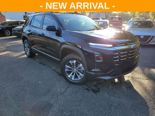 2025 Chevrolet Equinox FWD LT — photo 1 of 10