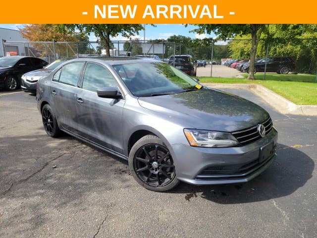 2017 Volkswagen Jetta 1.4T S — photo 1 of 10