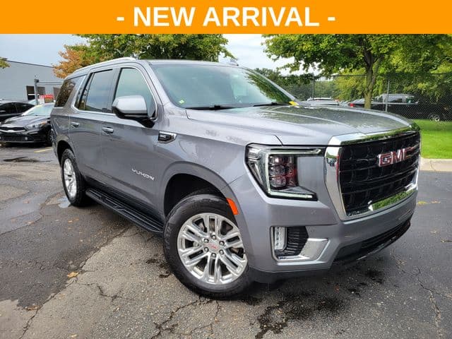 2021 GMC Yukon SLE — photo 1 of 10