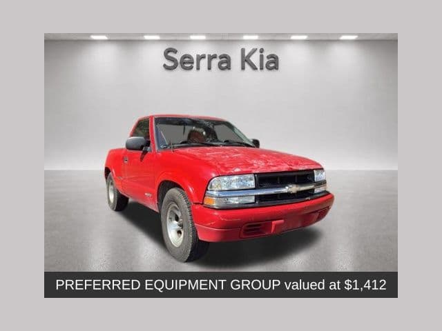 2000 Chevrolet S-10 Base — photo 1 of 5