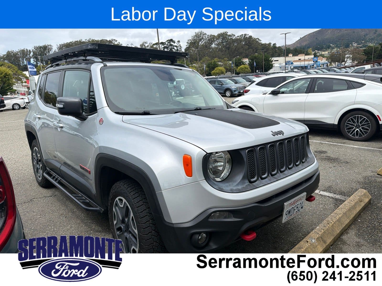 2015 Jeep Renegade Trailhawk — photo 1 of 16