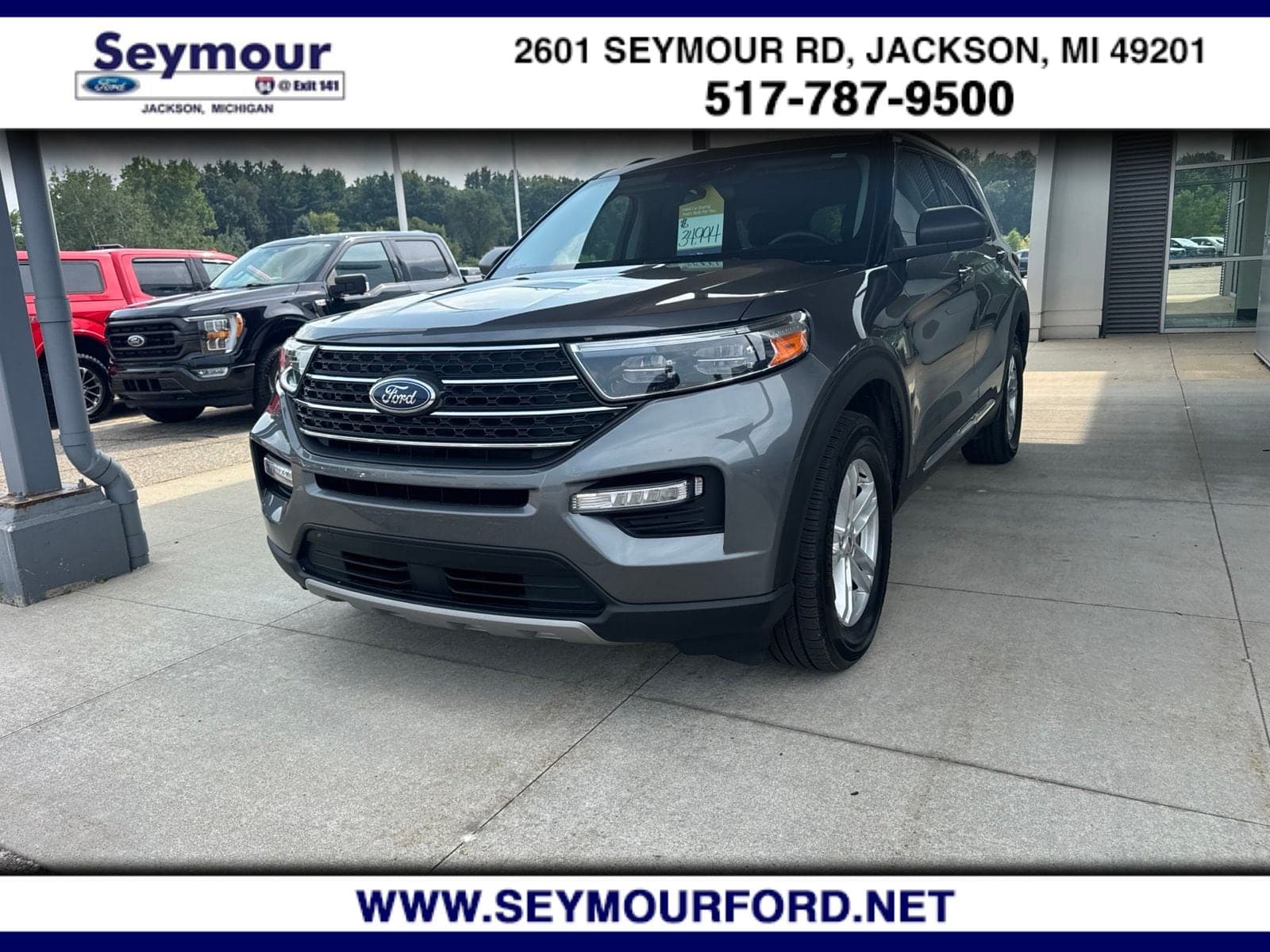 2024 Ford Explorer XLT — photo 1 of 40
