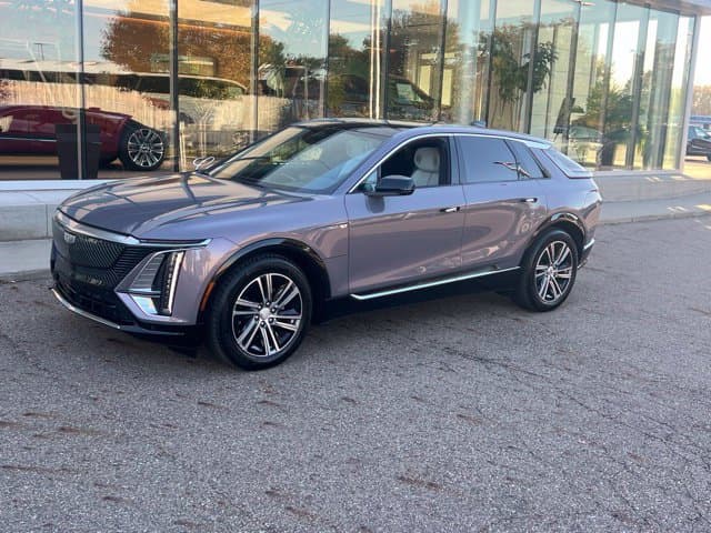 2024 Cadillac LYRIQ Luxury — photo 1 of 4