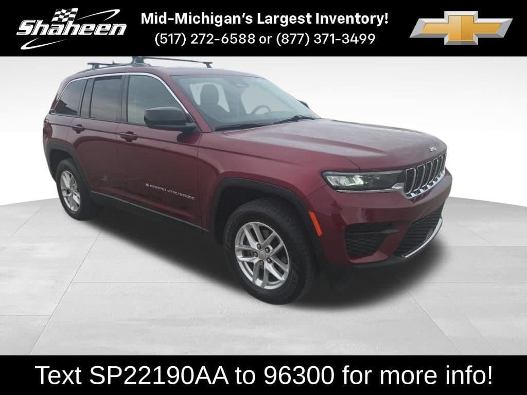 2023 Jeep Grand Cherokee Laredo — photo 1 of 17
