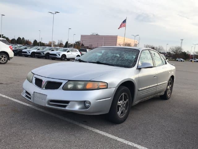 2002 Pontiac Bonneville SE — photo 1 of 13