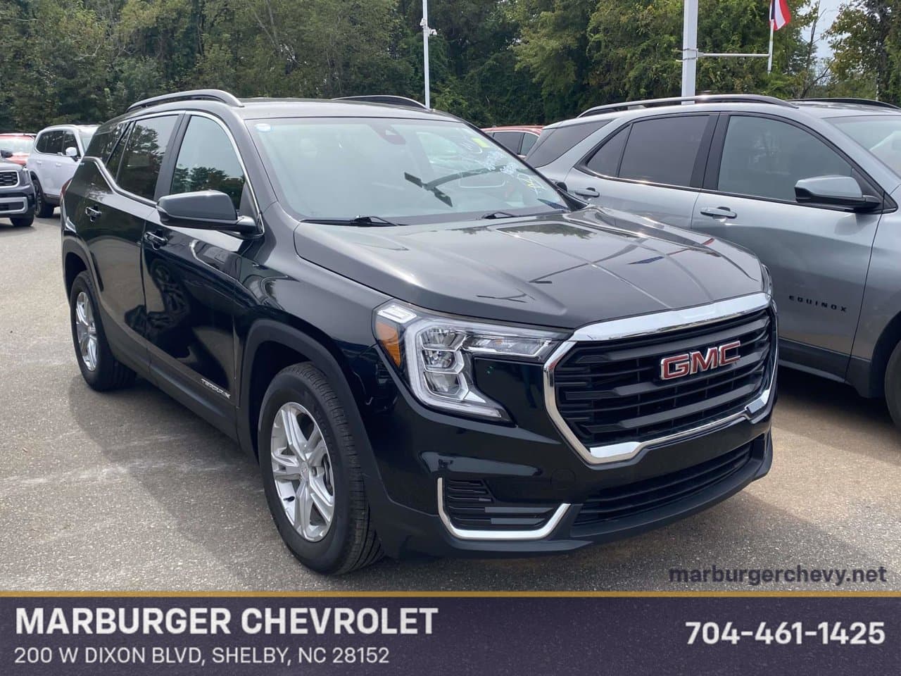 2023 GMC Terrain SLE — photo 1 of 12