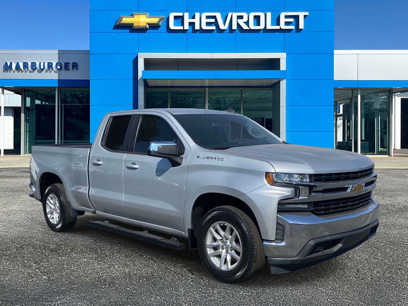 2020 Chevrolet Silverado 1500 LT — photo 1 of 40