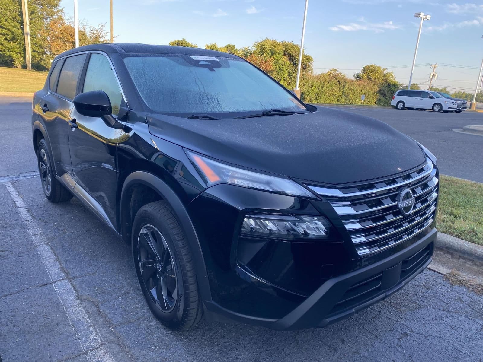 2024 Nissan Rogue SV — photo 1 of 12