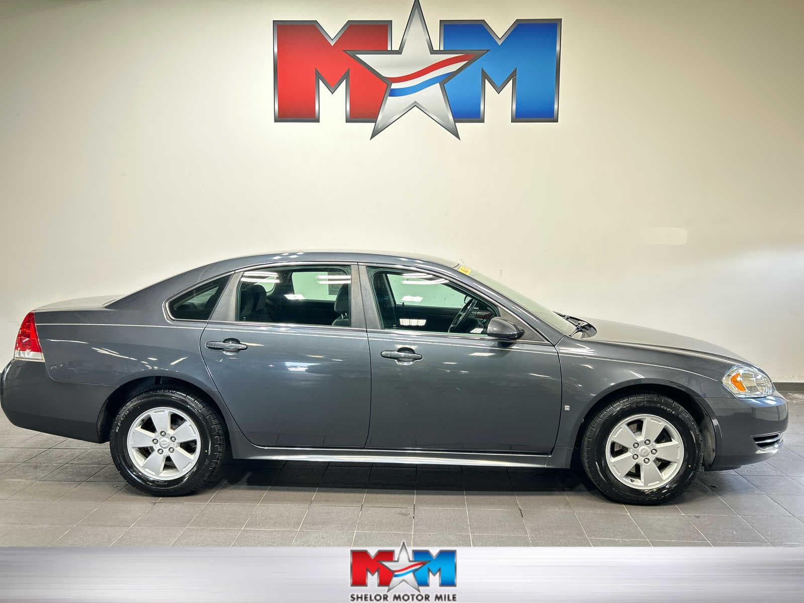 2010 Chevrolet Impala LT — photo 1 of 9