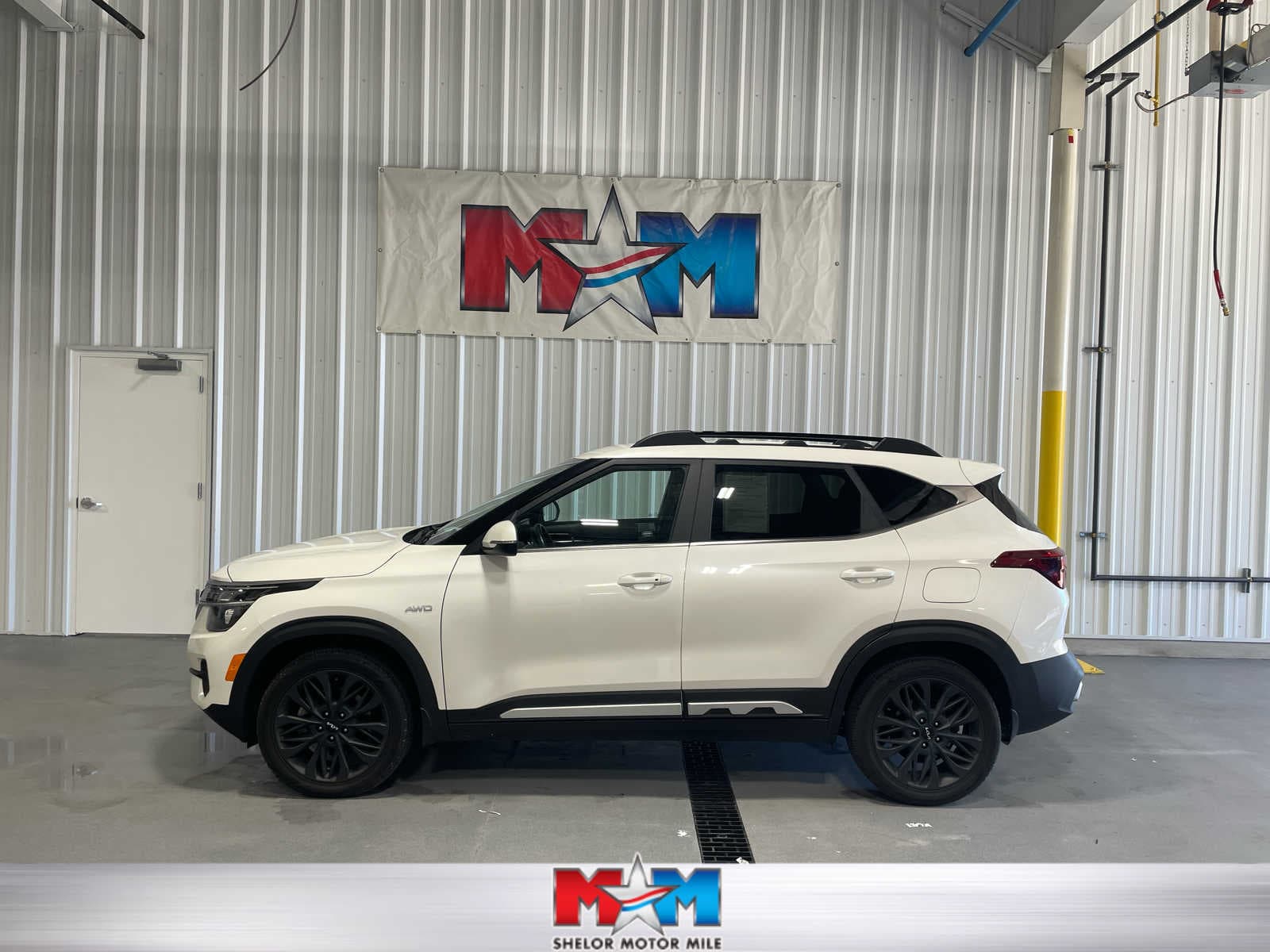 2023 Kia Seltos Nightfall — photo 1 of 8
