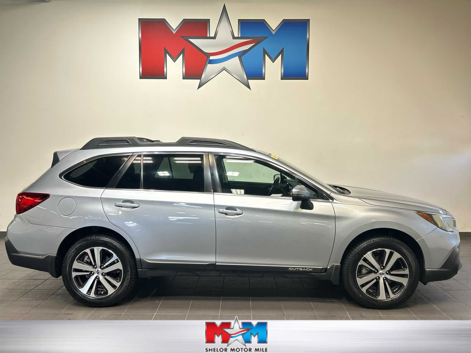 2018 Subaru Outback Limited — photo 1 of 11