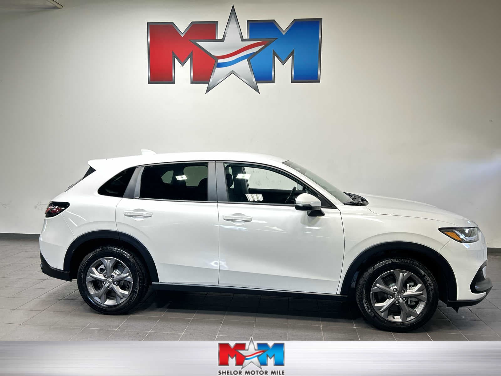 2026 Honda HR-V LX — photo 1 of 10