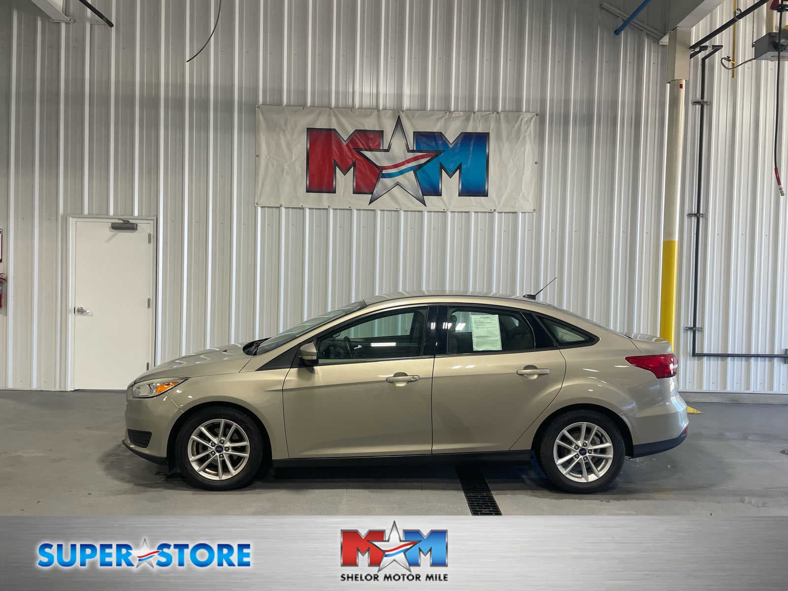 2015 Ford Focus SE — photo 1 of 8