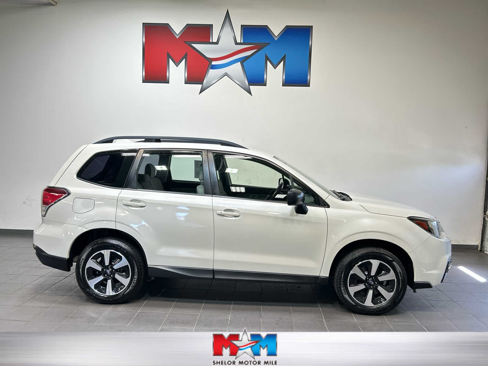 2018 Subaru Forester Base — photo 1 of 10