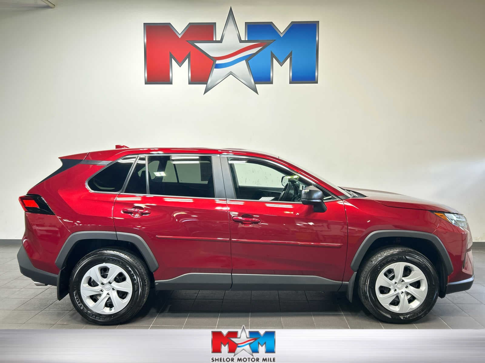 2025 Toyota RAV4 LE — photo 1 of 10