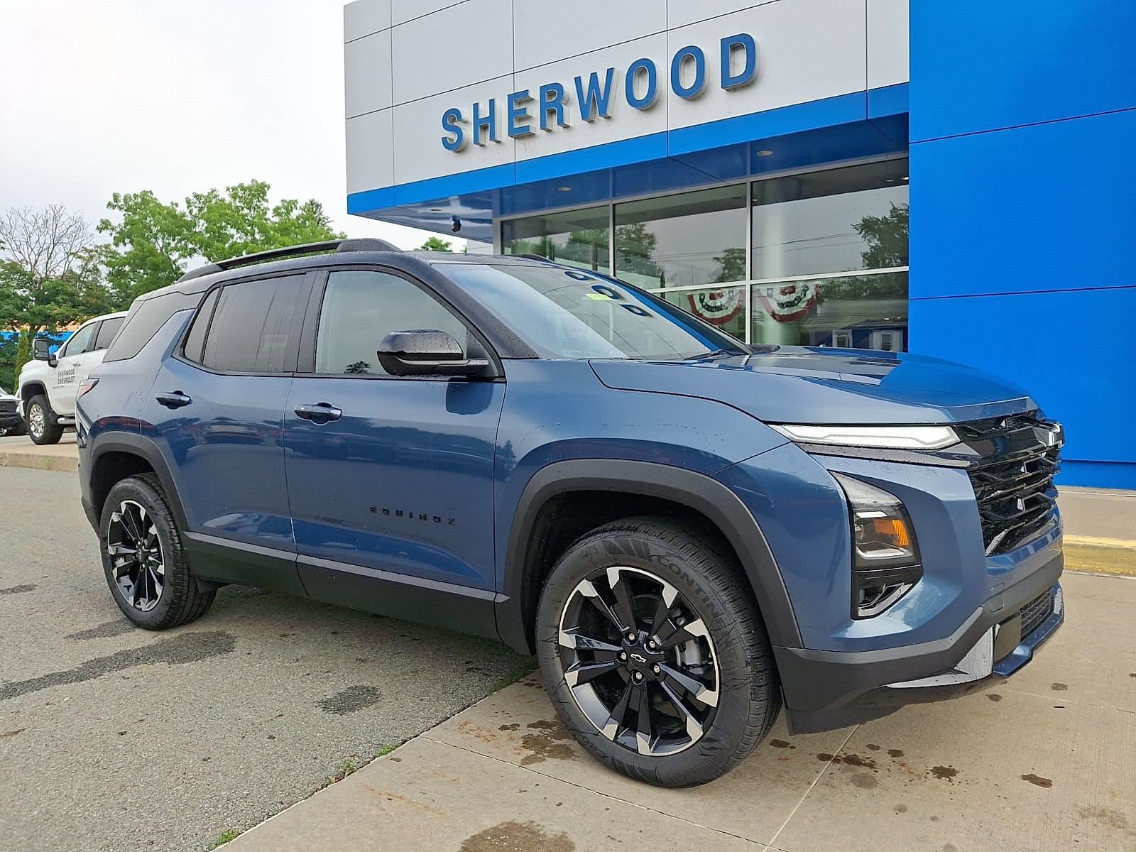 2027 Chevrolet Equinox AWD RS — photo 1 of 32
