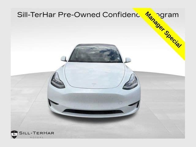 2022 Tesla Model Y Long Range — photo 1 of 13