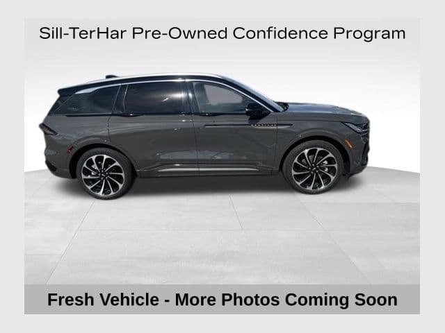 2024 Lincoln Nautilus Black Label — photo 1 of 17