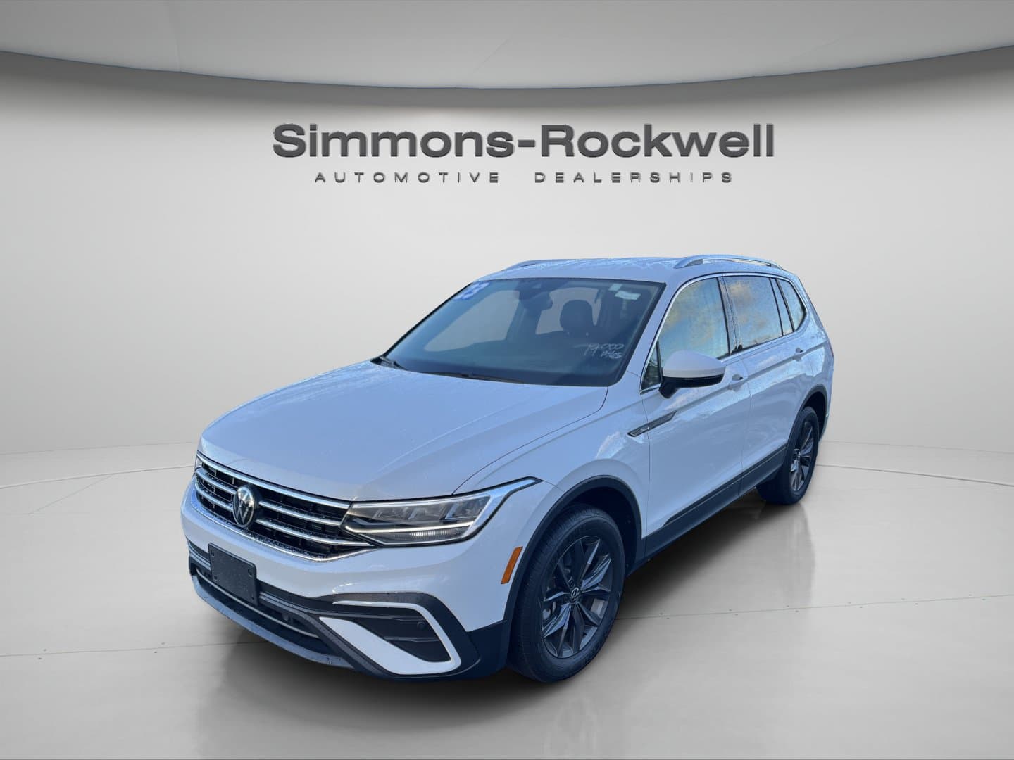 2024 Volkswagen Tiguan SE — photo 1 of 29