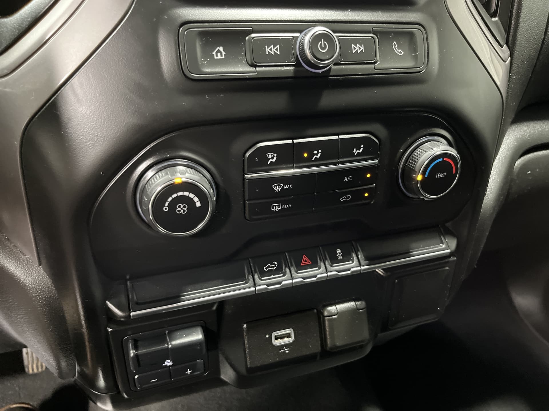 2020 Chevrolet Silverado 1500 Custom — photo 1 of 3