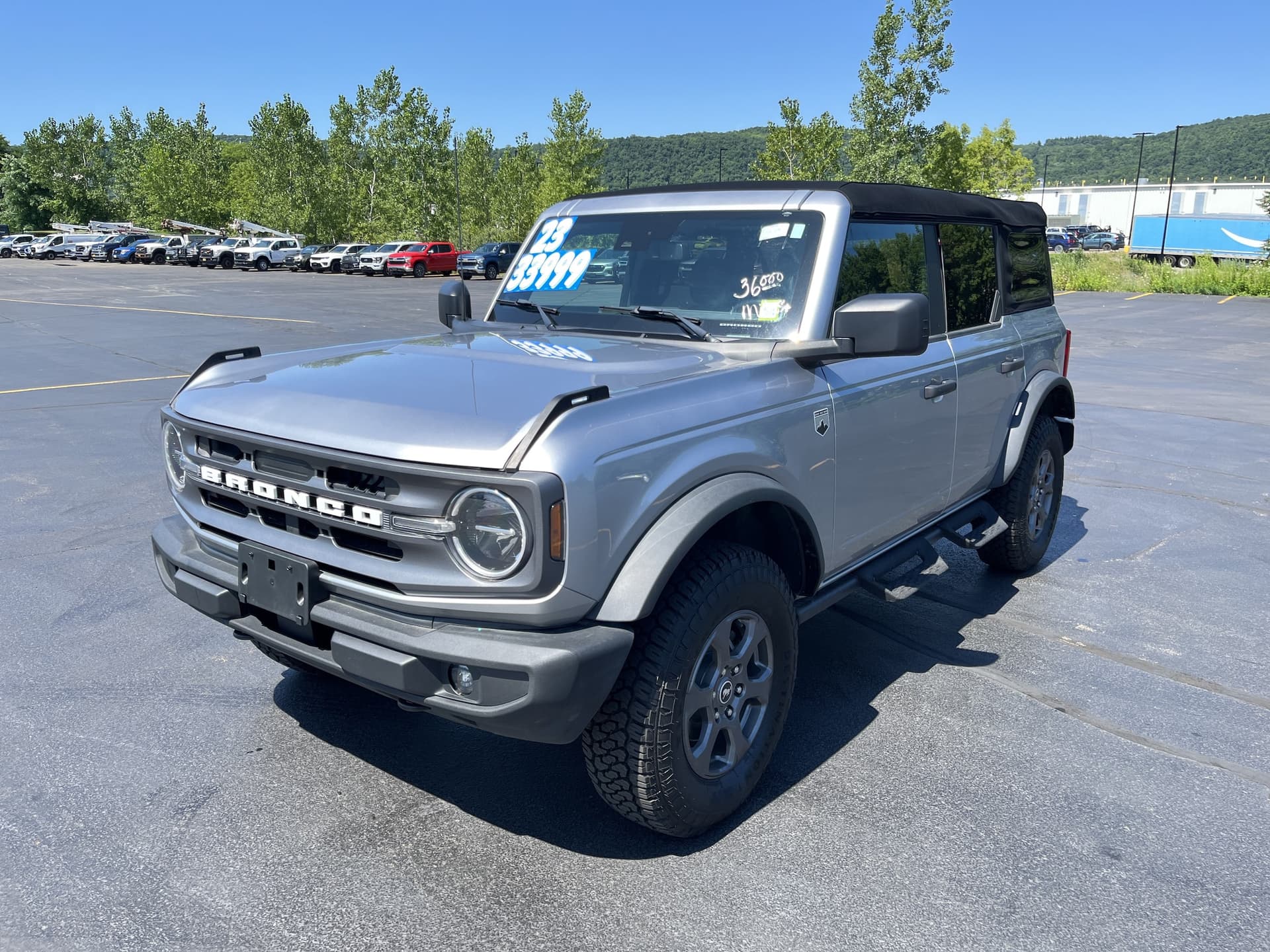 2023 Ford Bronco Base — photo 1 of 29