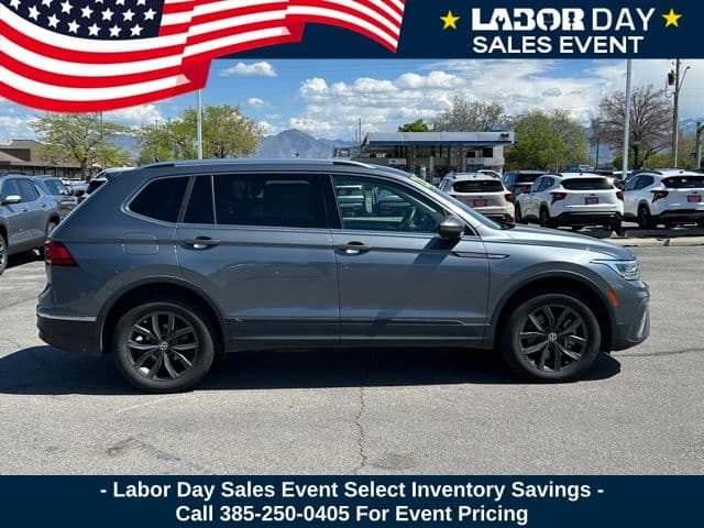 2022 Volkswagen Tiguan SE — photo 1 of 5