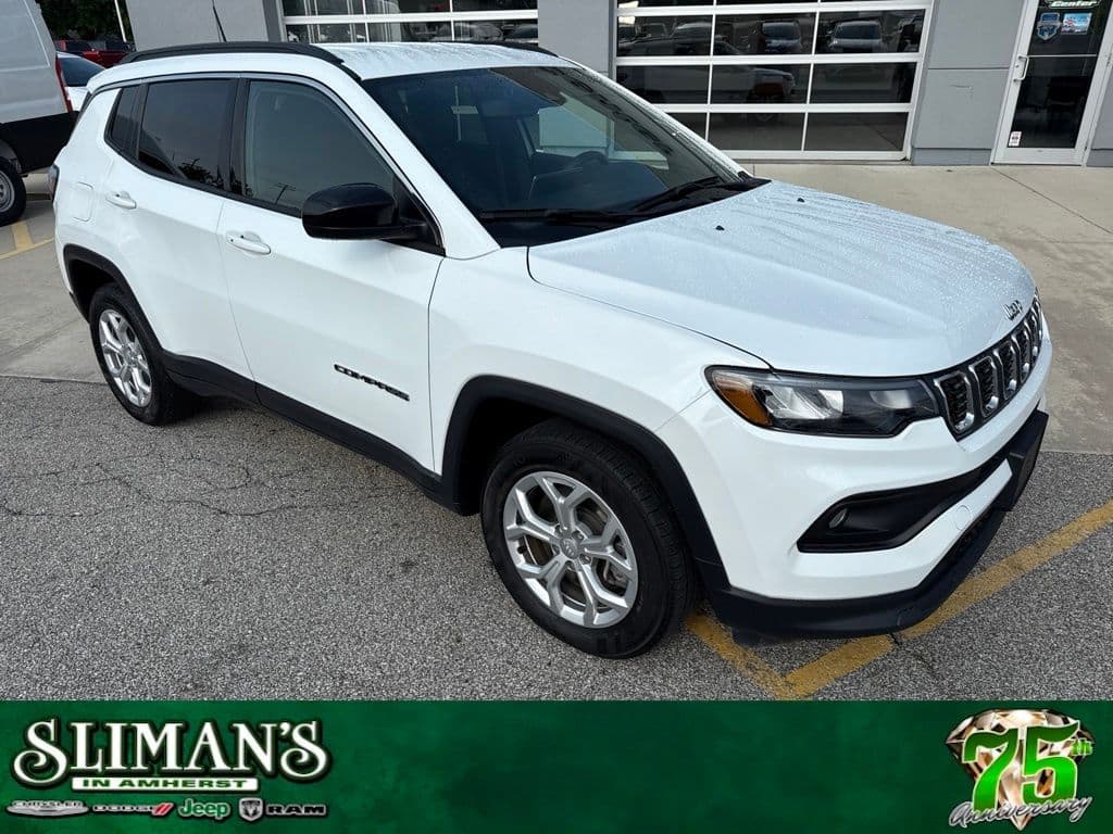 2024 Jeep Compass Latitude — photo 1 of 40