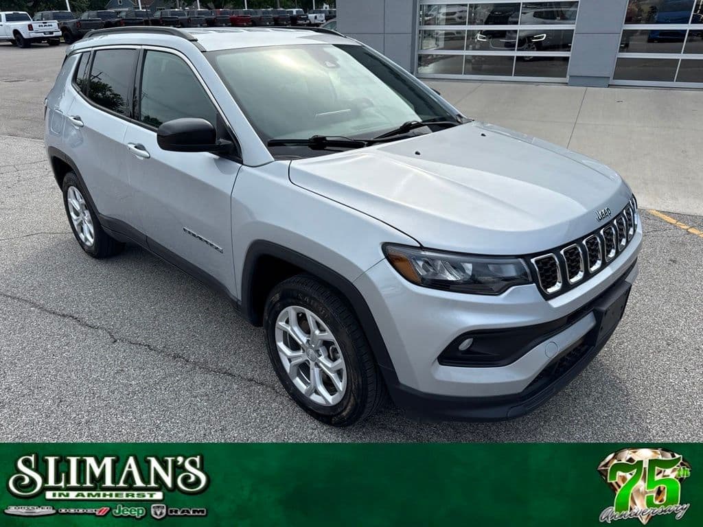 2024 Jeep Compass Latitude — photo 1 of 39