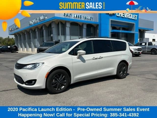 2020 Chrysler Pacifica Launch Edition — photo 1 of 30