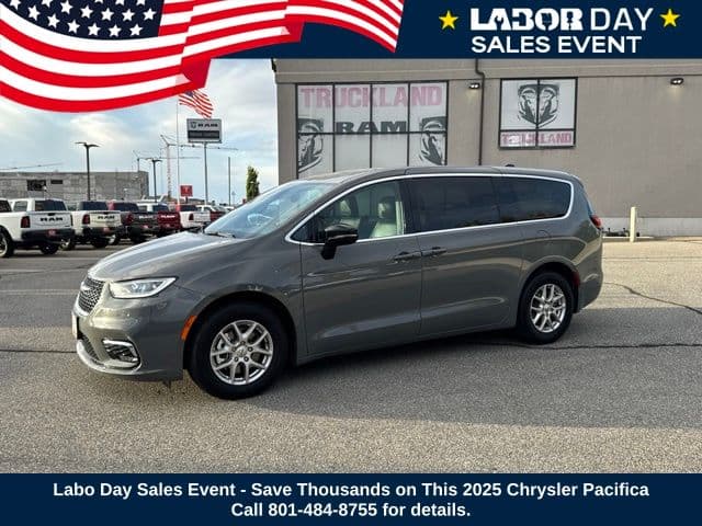 2025 Chrysler Pacifica Select — photo 1 of 26