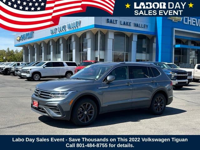2022 Volkswagen Tiguan SE — photo 1 of 25