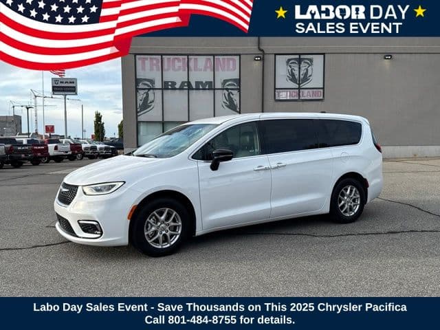 2025 Chrysler Pacifica Select — photo 1 of 32