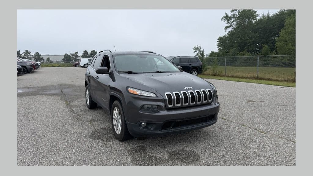 2016 Jeep Cherokee Latitude — photo 1 of 14