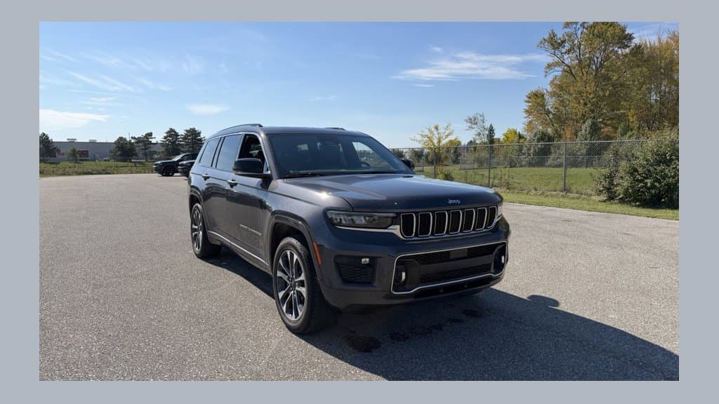 2022 Jeep Grand Cherokee L Overland — photo 1 of 20