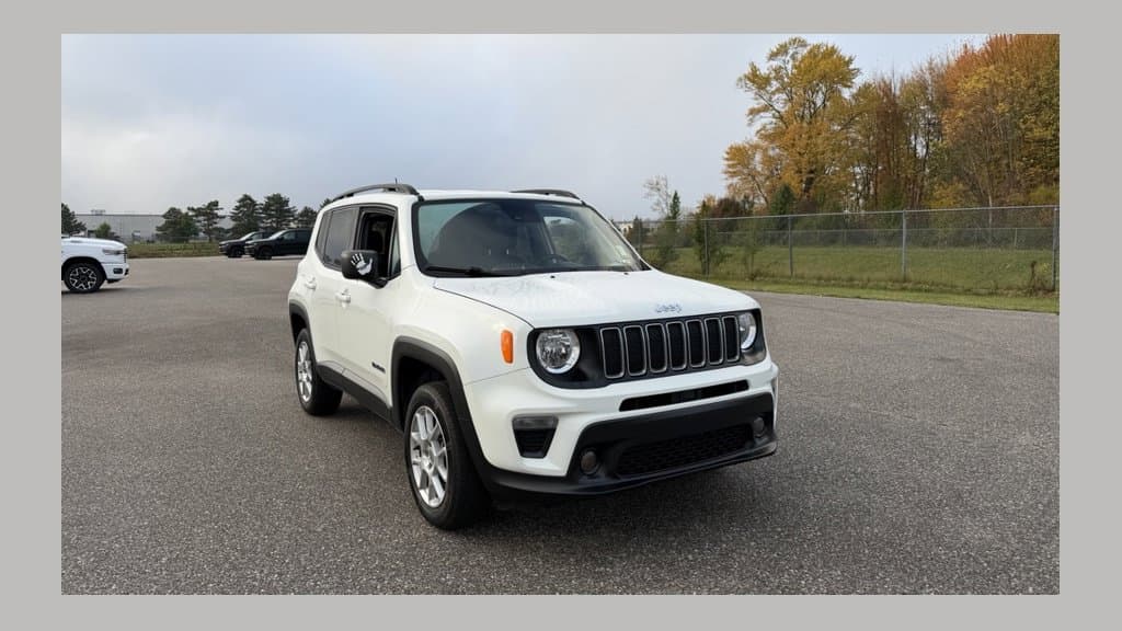2022 Jeep Renegade Latitude — photo 1 of 15