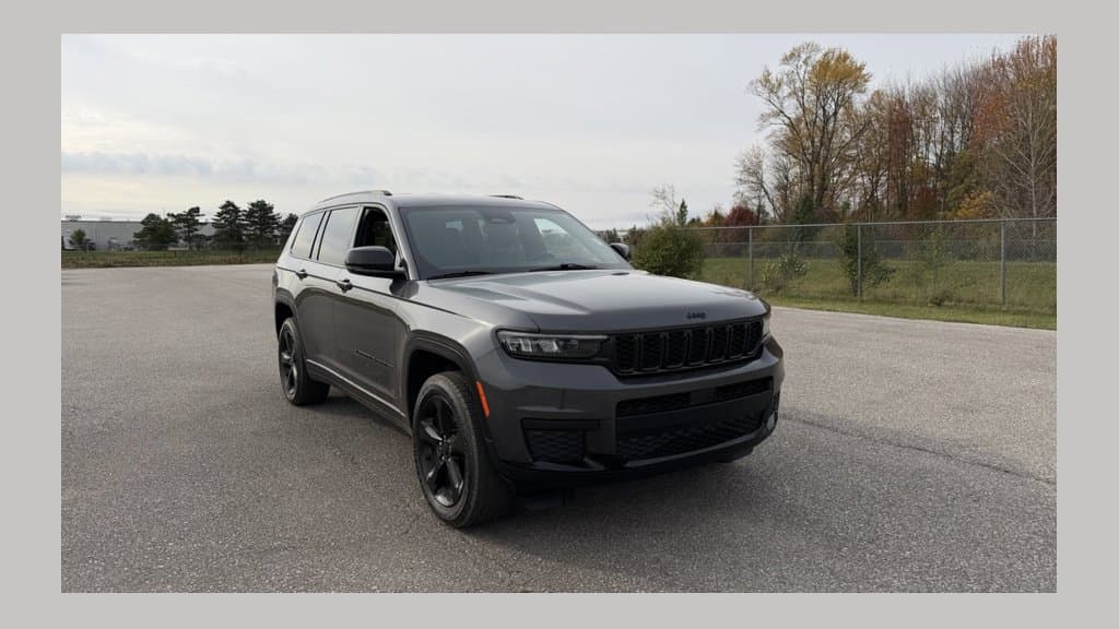 2021 Jeep Grand Cherokee L Altitude — photo 1 of 18