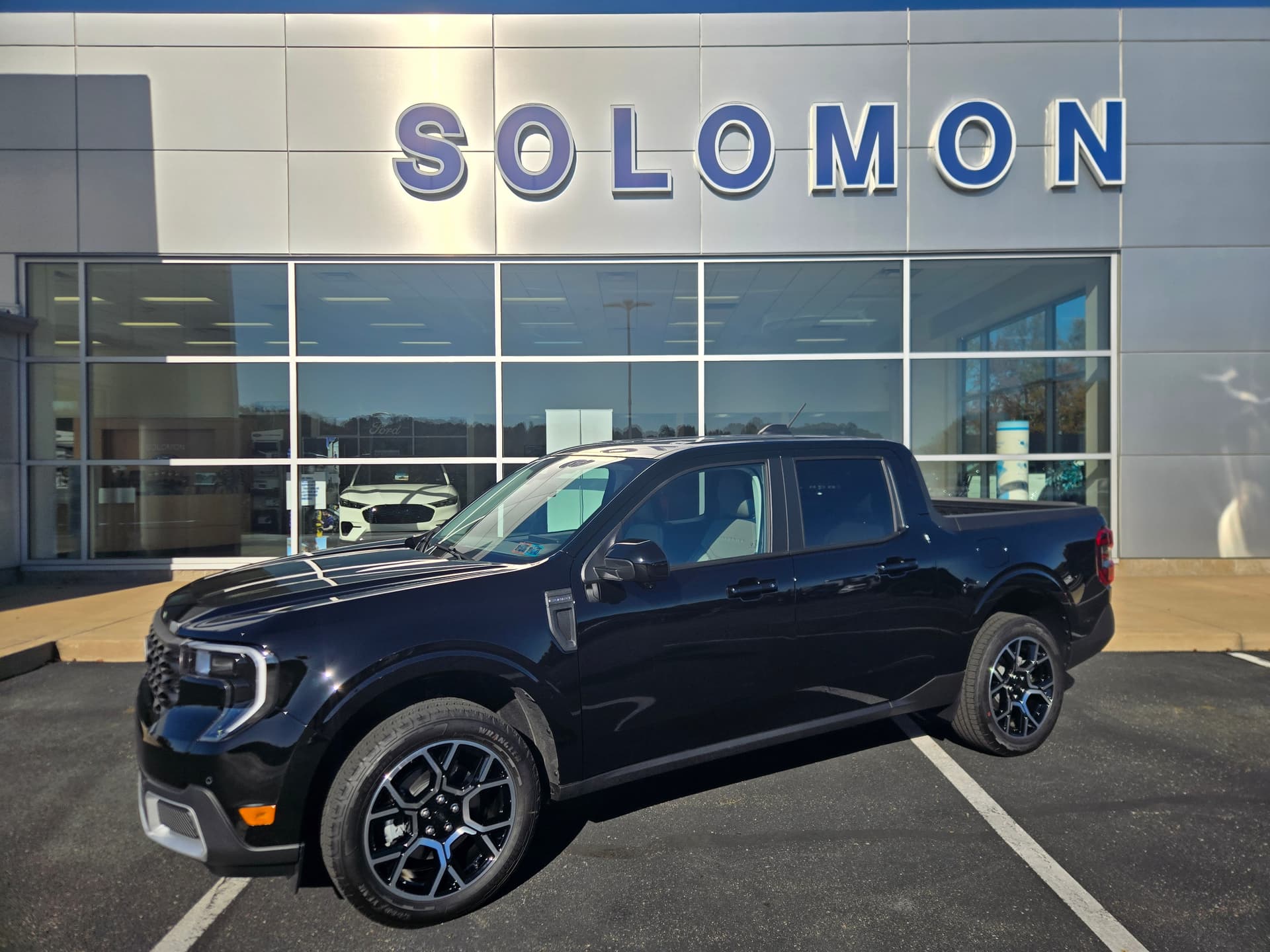2026 Ford Maverick LARIAT — photo 1 of 30