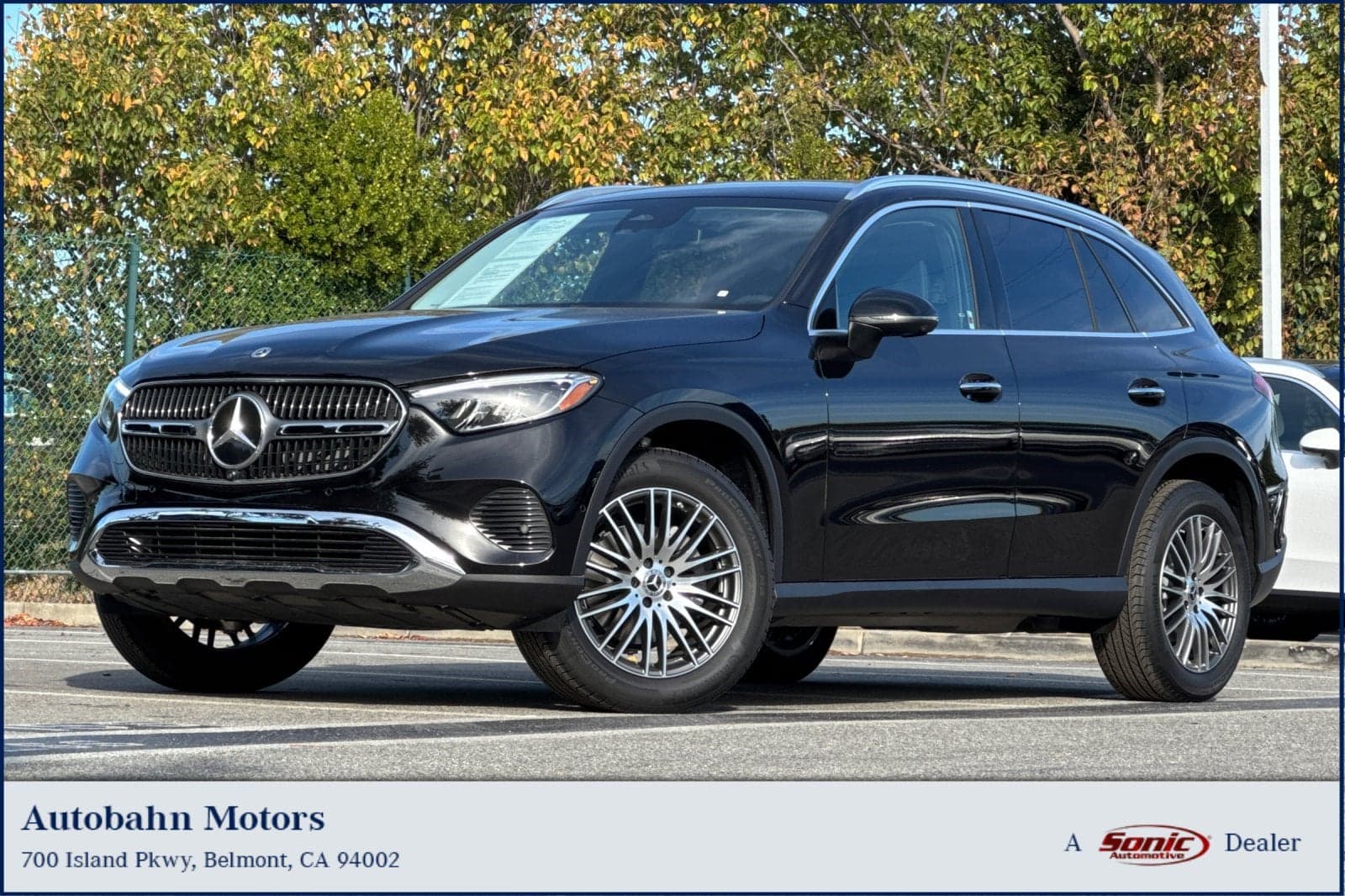 2025 Mercedes-Benz GLC GLC 300 — photo 1 of 33