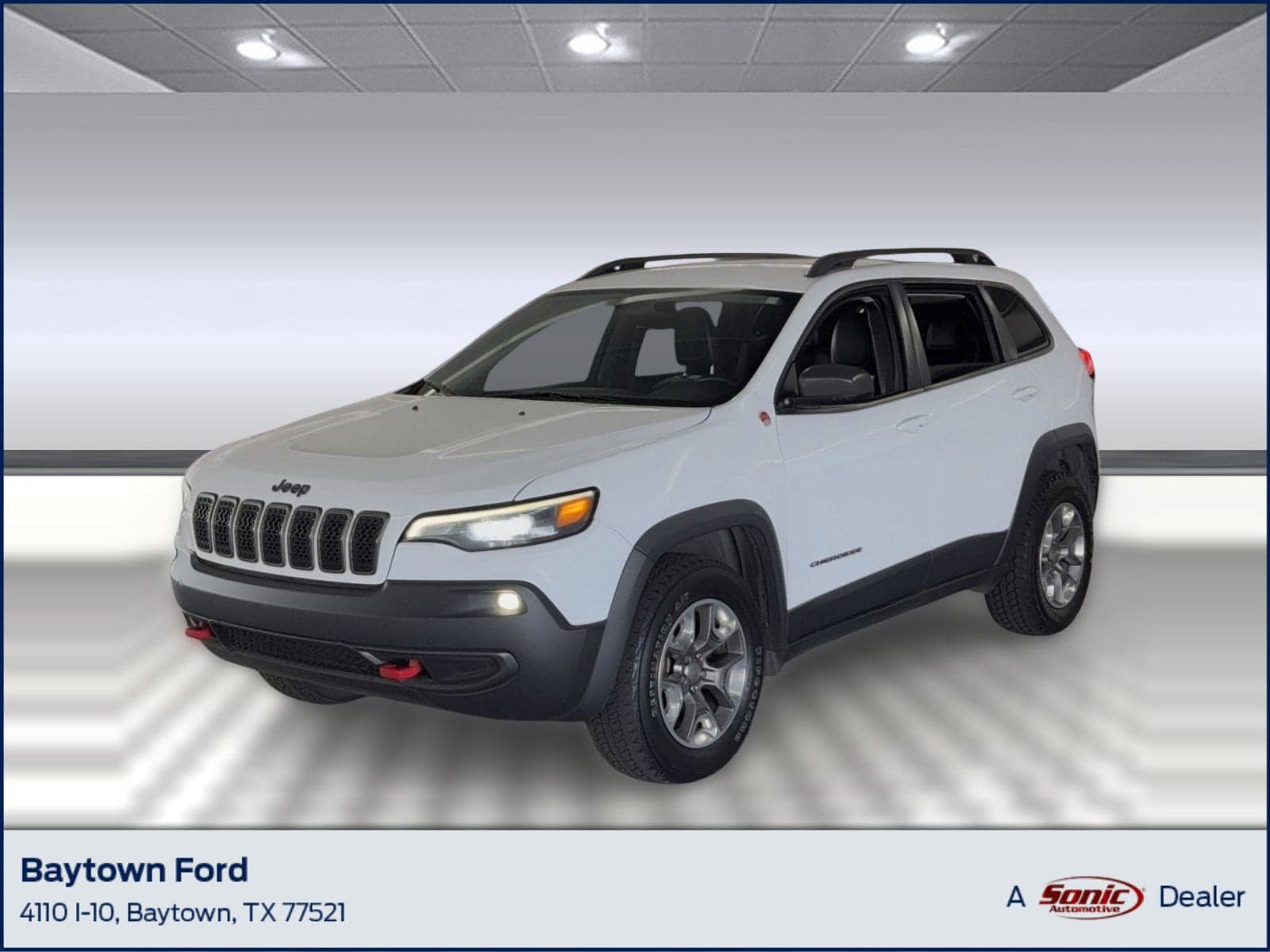 2019 Jeep Cherokee Trailhawk — photo 1 of 27
