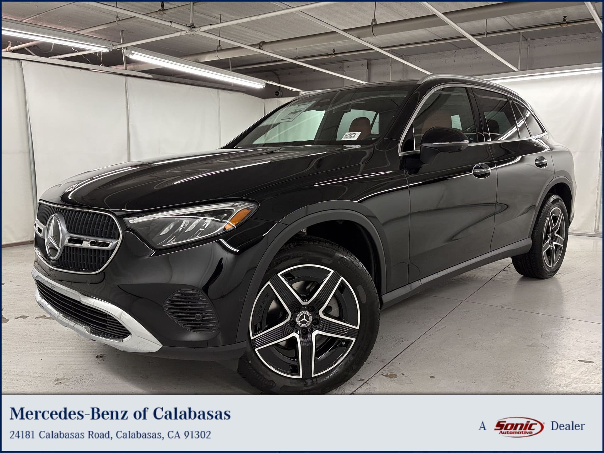 2027 Mercedes-Benz GLC GLC 300 — photo 1 of 32