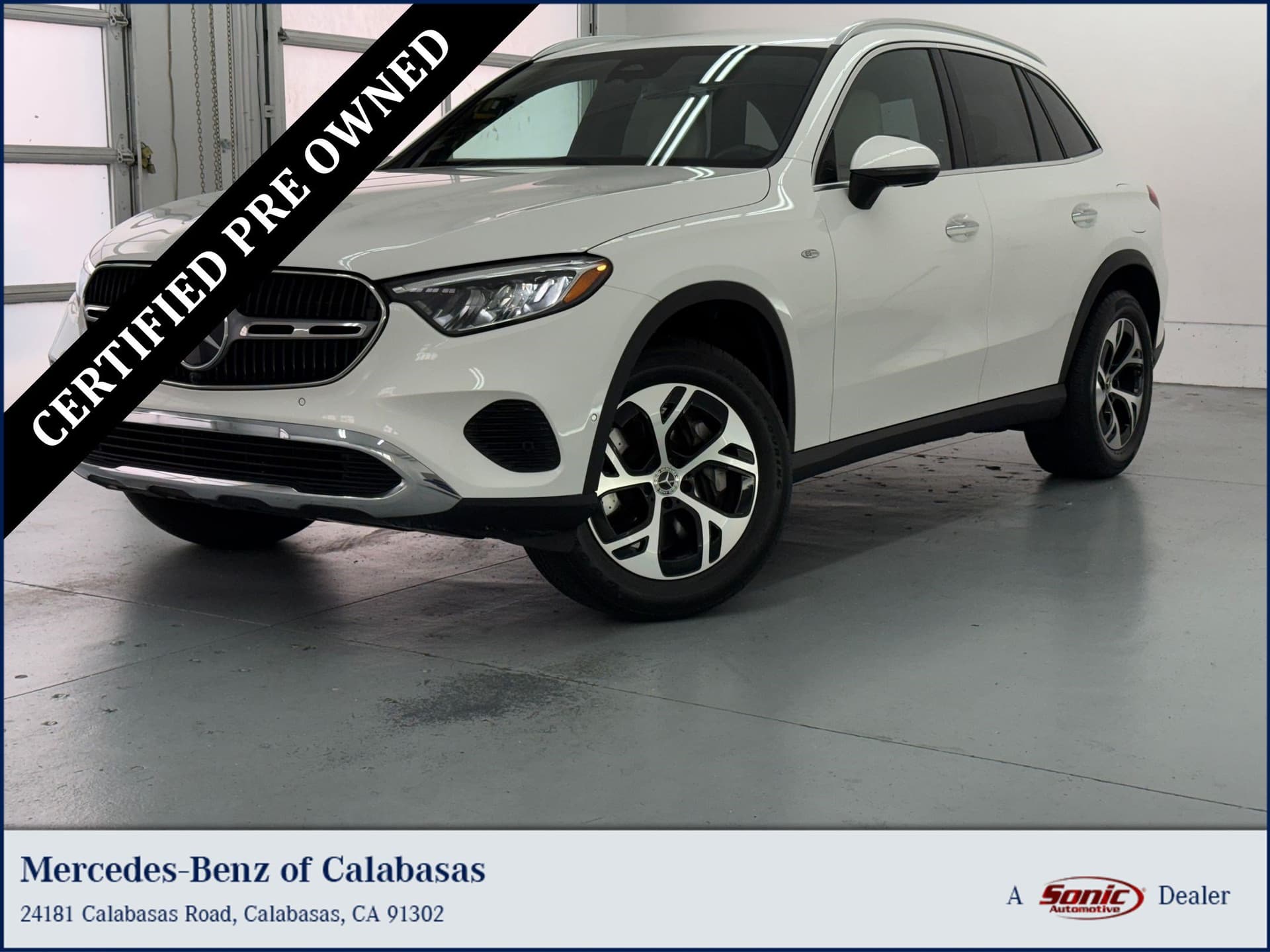2025 Mercedes-Benz GLC Base — photo 1 of 31