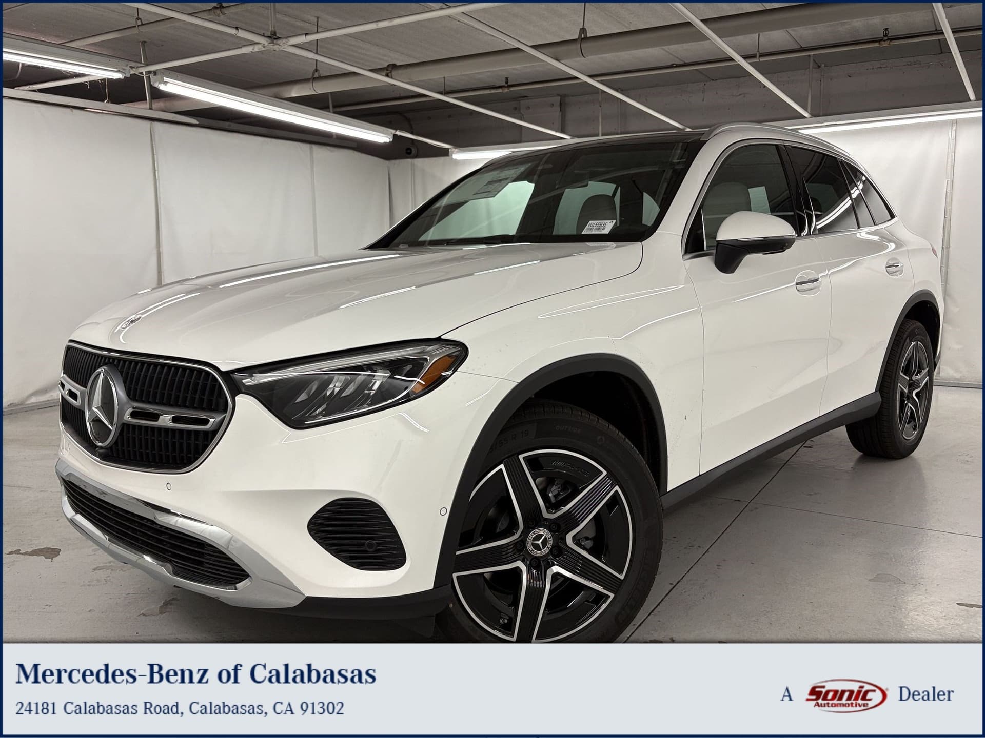 2027 Mercedes-Benz GLC GLC 300 — photo 1 of 32