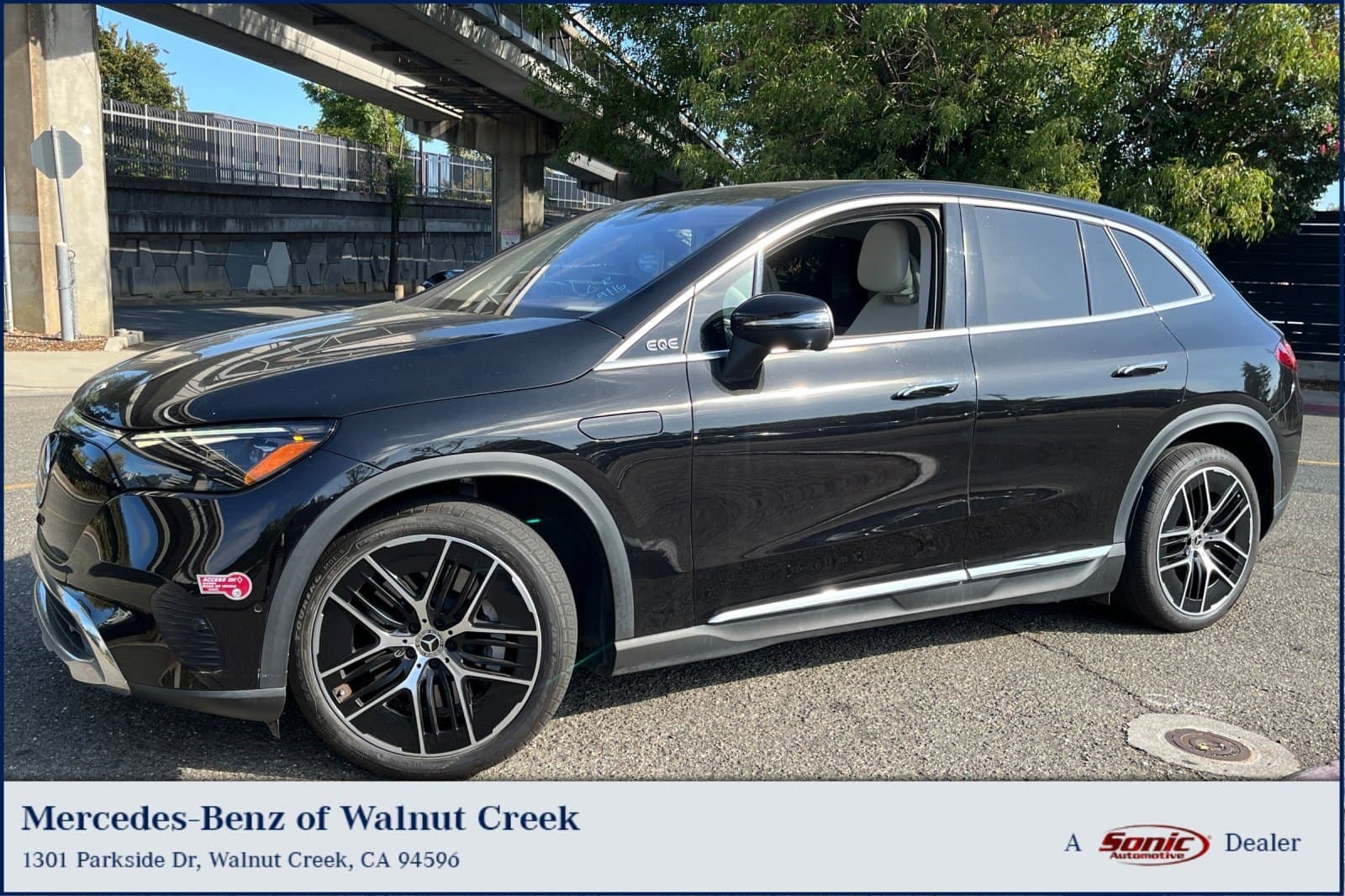 2023 Mercedes-Benz EQE Base — photo 1 of 25