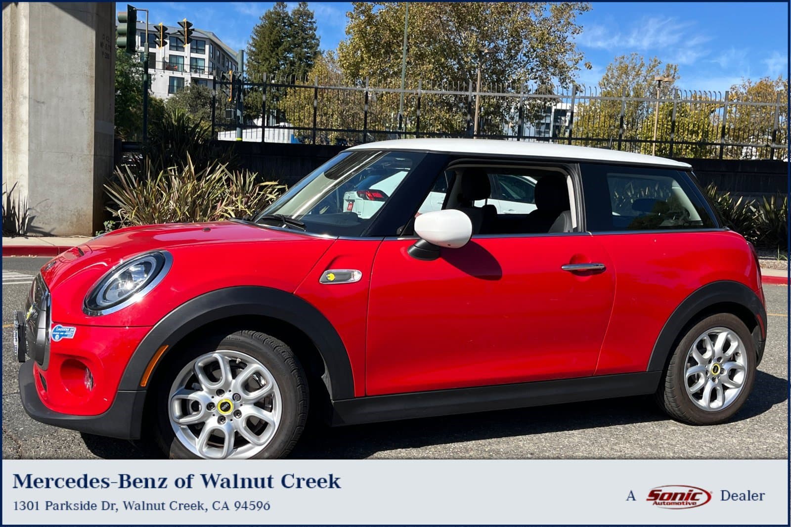 2021 Mini Hardtop 2 Door Cooper SE — photo 1 of 25